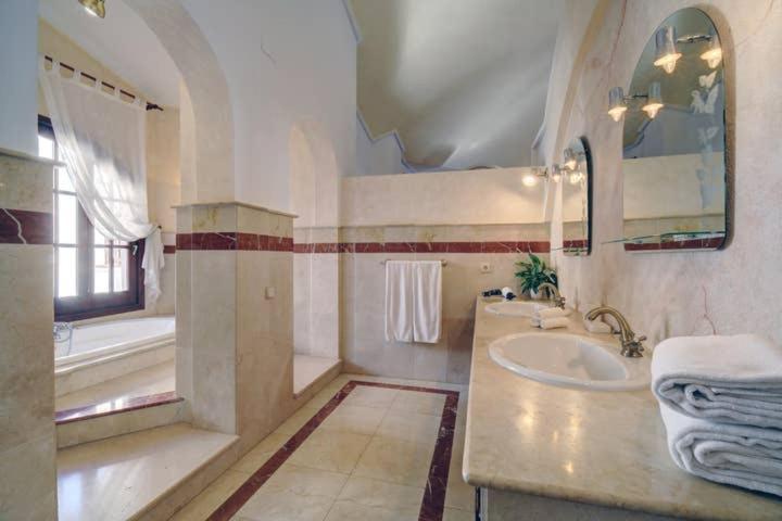 Villa Lámpara en la colina Benahavís Exterior foto
